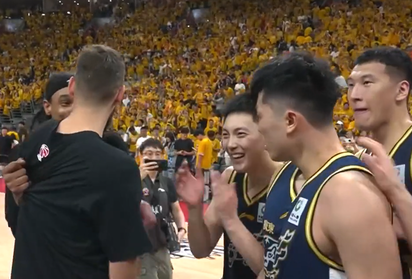 赢了北京队3分!杜锋感慨万千,大赞广东队1人